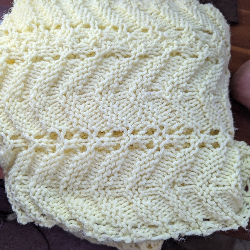 💛 Baby Blanket hand knit Butter Yellow 36"x 36", well done. Soft acrylic